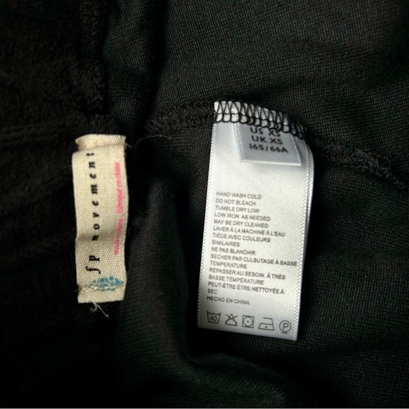 Free People Movement Take the Lead Velour Velvet Flare Pants Size XS Black NWT - Picture 9 of 10